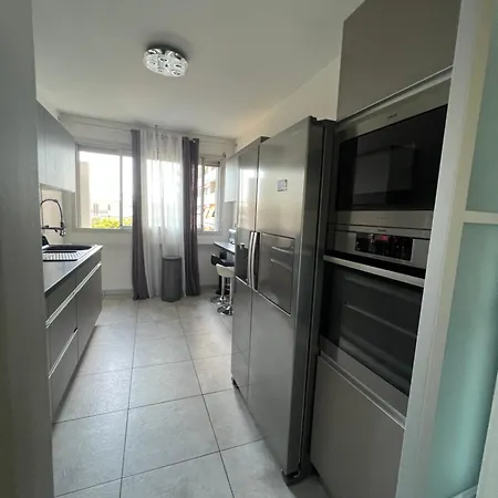 130m2 De Standing, 5min Plages Et Stade, Parking Gratuit, 5e Et Dernier Etage Avec Ascenseur, Vue Montagne Appartamento *